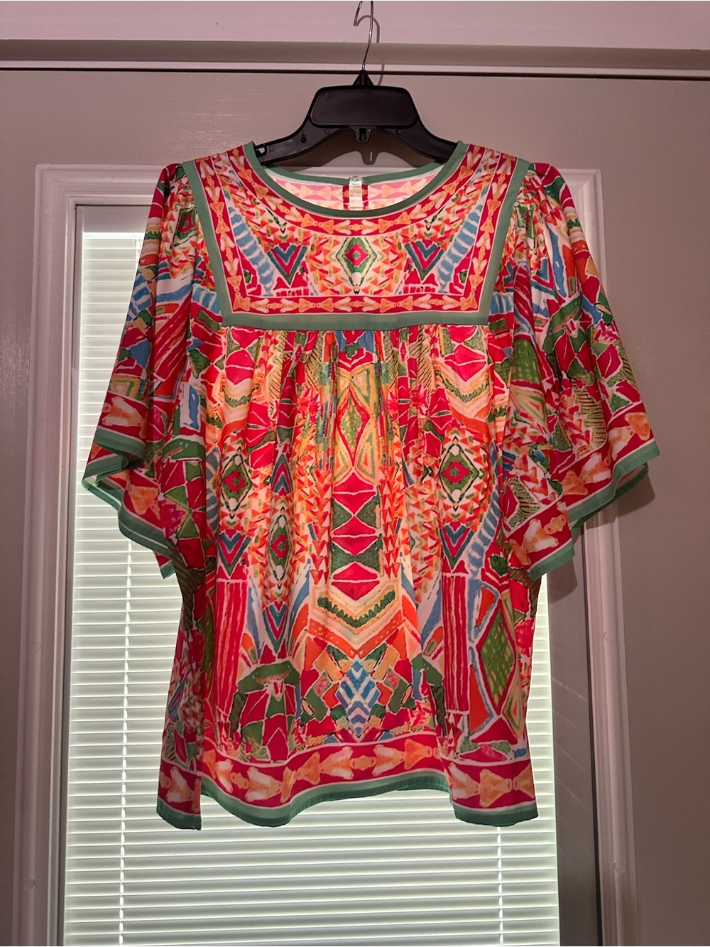 Vibrant Geometric Print Women's Tunic - Coral Green